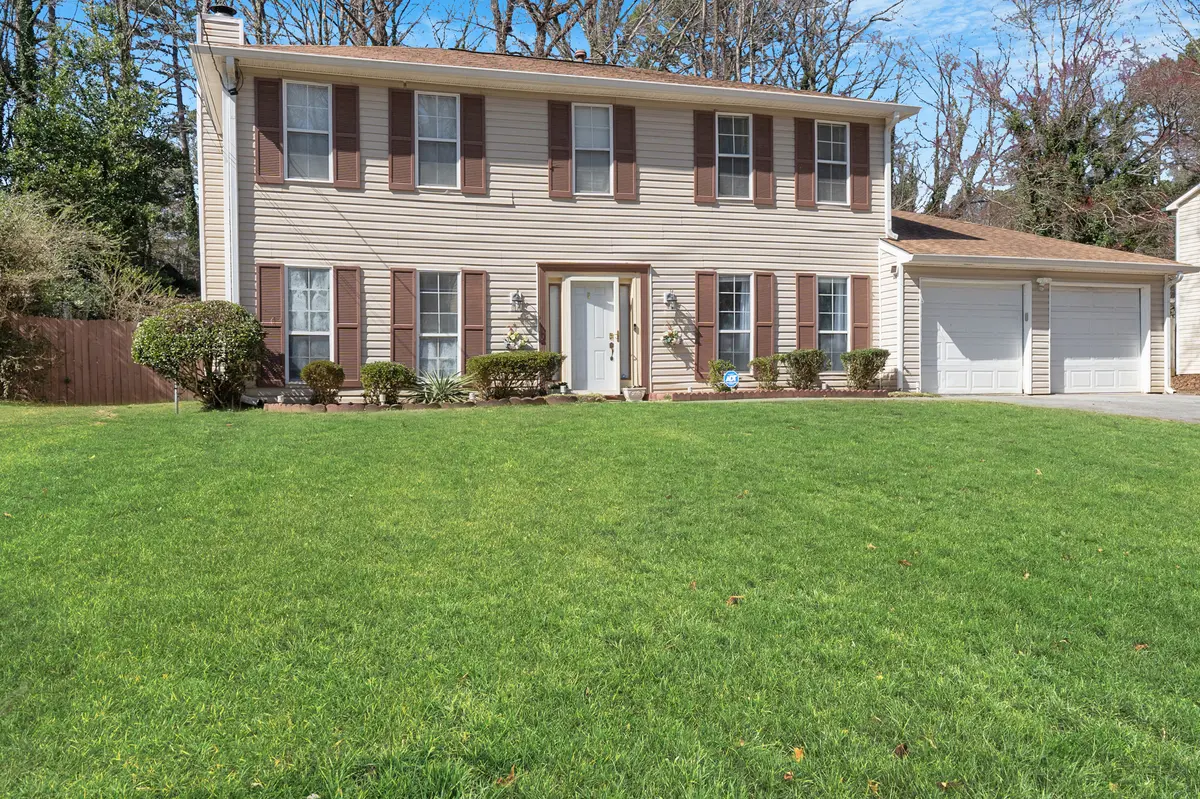 555 Sherwood Oaks Rd, Stone Mountain, GA 30087
