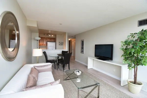 1276 Maple Crossing Blvd #1508, Burlington, ON L7S 2J9