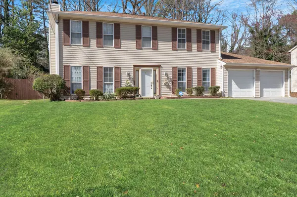 555 Sherwood Oaks Rd, Stone Mountain, GA 30087