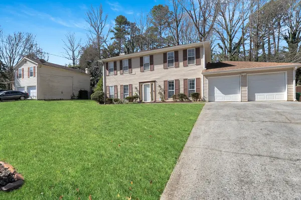 555 Sherwood Oaks Rd, Stone Mountain, GA 30087