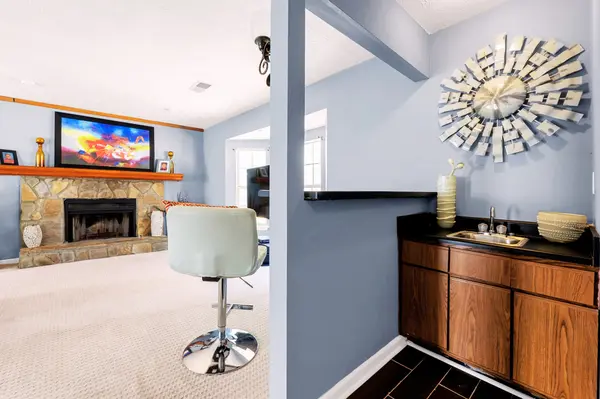 555 Sherwood Oaks Rd, Stone Mountain, GA 30087