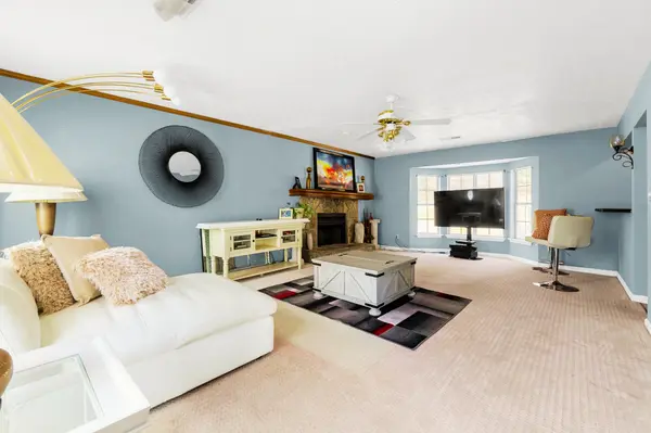 555 Sherwood Oaks Rd, Stone Mountain, GA 30087