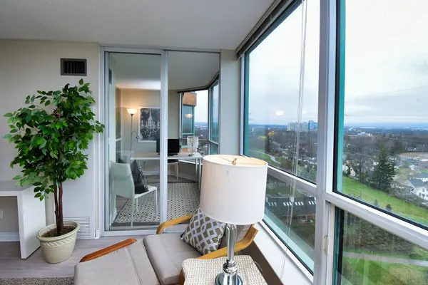 1276 Maple Crossing Blvd #1508, Burlington, ON L7S 2J9