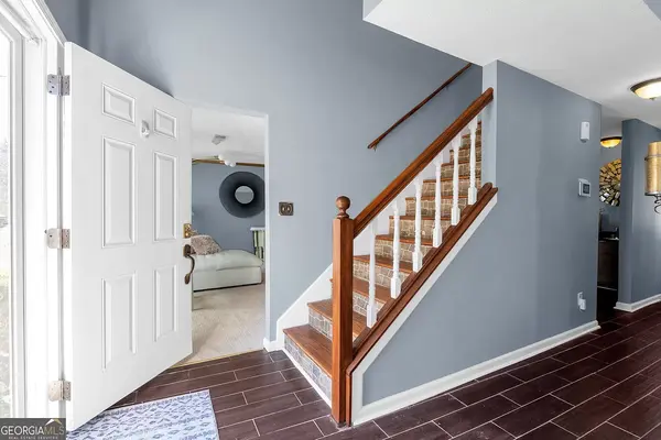 555 Sherwood Oaks Rd, Stone Mountain, GA 30087