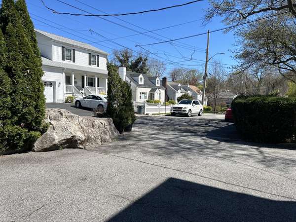 29 Wickford Rd #2, New Rochelle, NY 10801