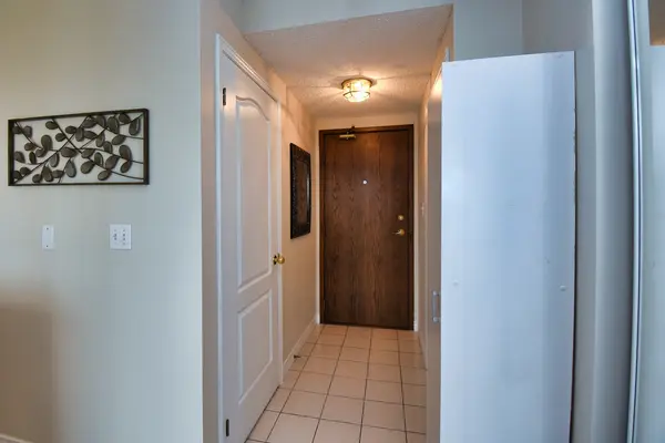 1276 Maple Crossing Blvd #1508, Burlington, ON L7S 2J9