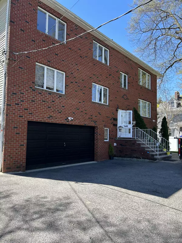 New Rochelle, NY 10801,29 Wickford Rd #2