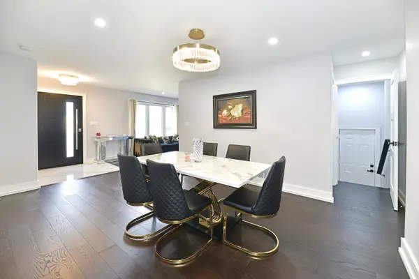 826 Krosno Blvd, Pickering, ON L1W 1G9