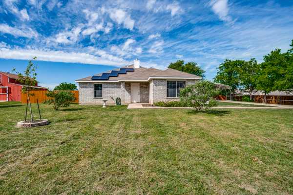 900 Hillside Dr, Justin, TX 76247