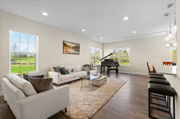 201 Hampton Ct, Harleysville, PA 19438-2451