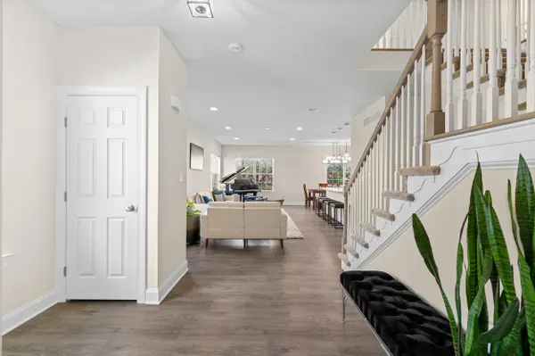 201 Hampton Ct, Harleysville, PA 19438-2451