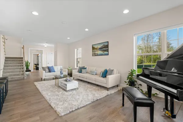 201 Hampton Ct, Harleysville, PA 19438-2451