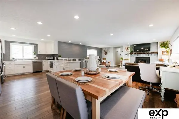 405 Brentwood Dr, Gretna, NE 68028-4515