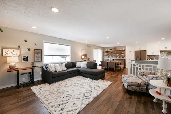 405 Brentwood Dr, Gretna, NE 68028-4515