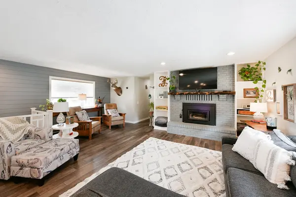 405 Brentwood Dr, Gretna, NE 68028-4515