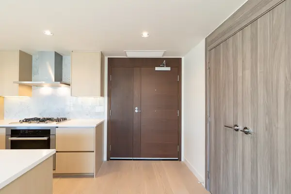 89 Nelson St, Vancouver, BC V6Z 0E7