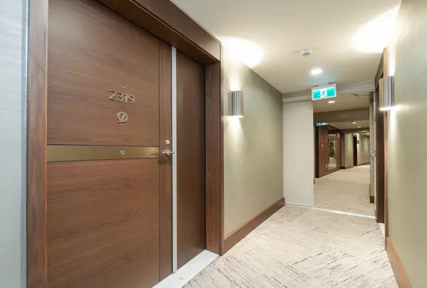89 Nelson St, Vancouver, BC V6Z 0E7