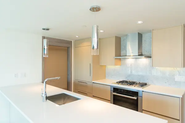 89 Nelson St, Vancouver, BC V6Z 0E7