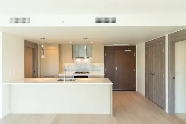 89 Nelson St, Vancouver, BC V6Z 0E7