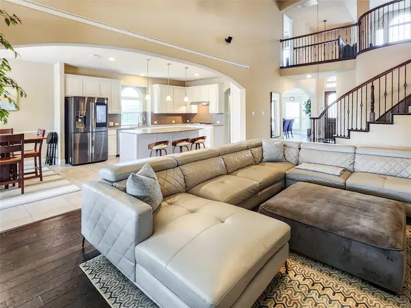 4007 Mescalero Ct, Mansfield, TX 76063-1956