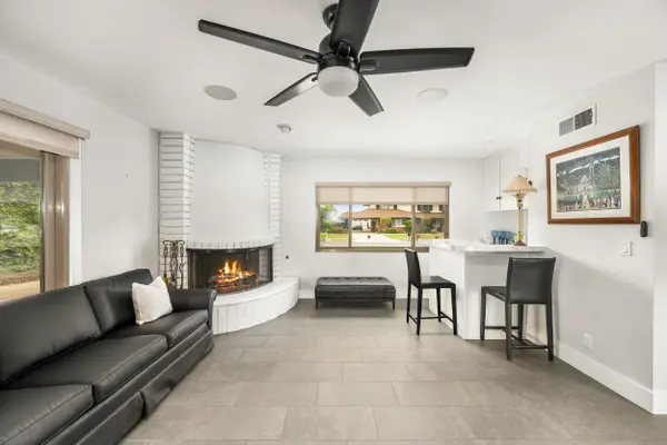 18961 Castlegate Ln, Santa Ana, CA 92705-2801