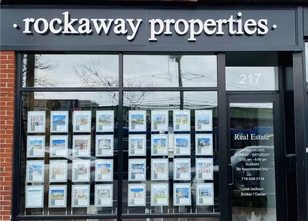 217 Beach 116th St, Rockaway Park, NY 11694-2115