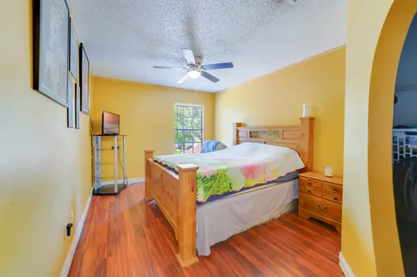 84 Knights Hollow Dr, Apopka, FL 32712-2337