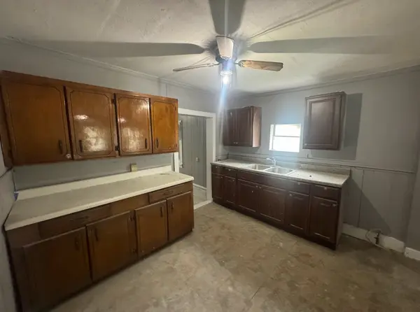 1312 Brighton St, San Antonio, TX 78211-1542