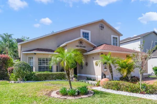 84 Knights Hollow Dr, Apopka, FL 32712-2337