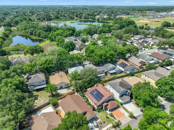 84 Knights Hollow Dr, Apopka, FL 32712-2337