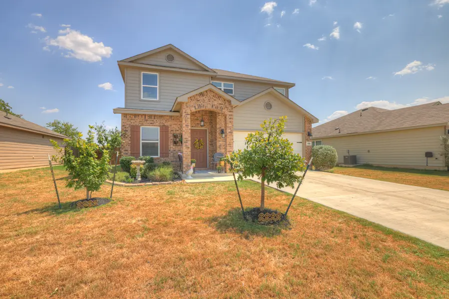 508 Long Leaf Dr, New Braunfels, TX 78130-5470