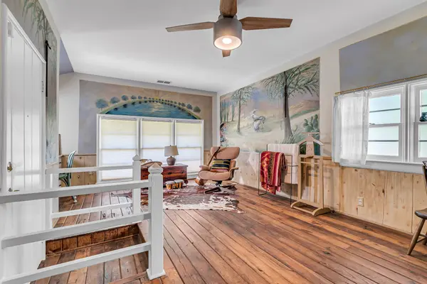 2237 W Jefferson Blvd, Dallas, TX 75208-5518