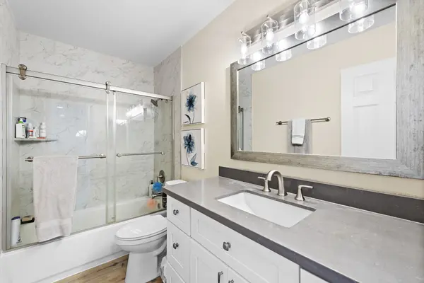 22 Exeter, Irvine, CA 92612-2636