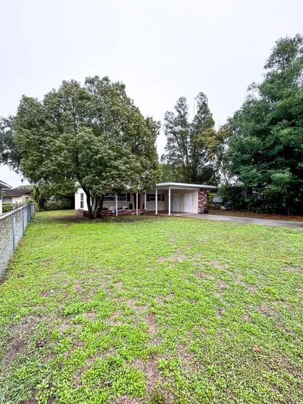 39153 Park Dr, Zephyrhills, FL 33542-4691