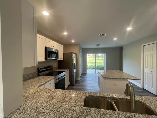 Lake Wales, FL 33853-3107,438 F St