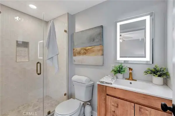 6402 Rosemary Dr, Cypress, CA 90630-4051