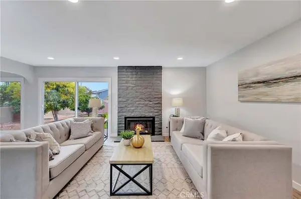 6402 Rosemary Dr, Cypress, CA 90630-4051