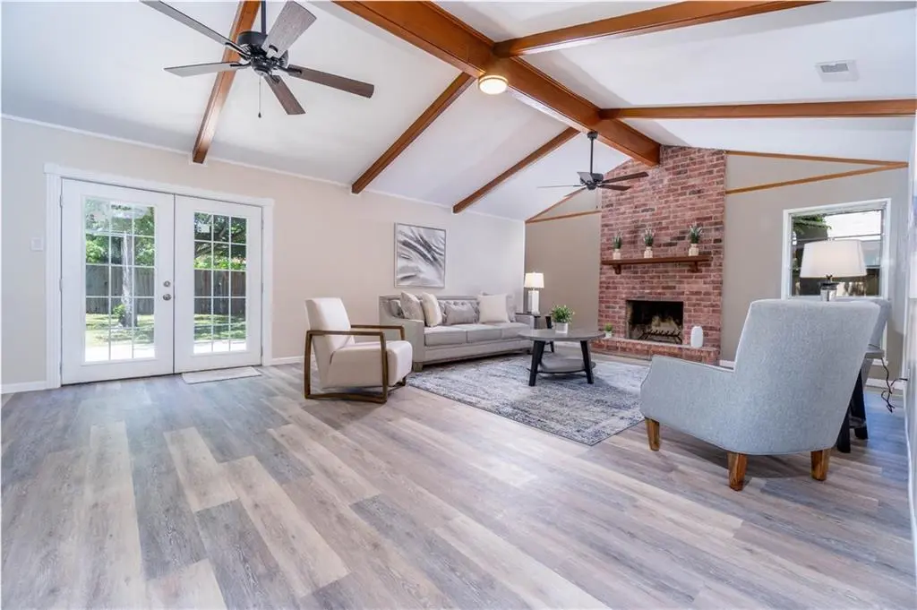 6205 Wimbledon Dr, Corpus Christi, TX 78415-3939