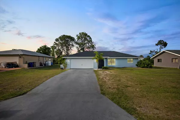 4712 6th St W, Lehigh Acres, FL 33971-1125