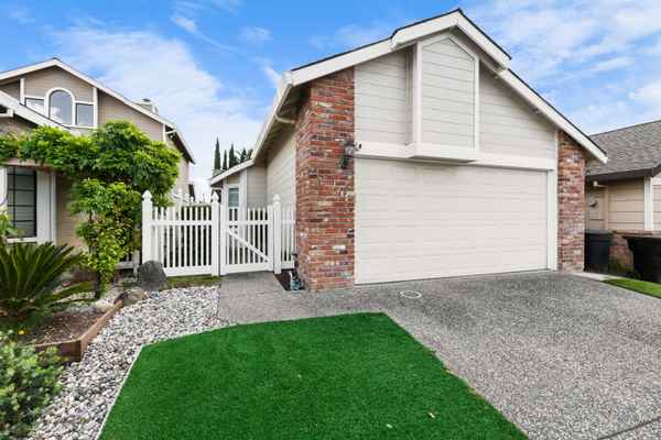 1347 Chignahuapan Way, Roseville, CA 95747-7218