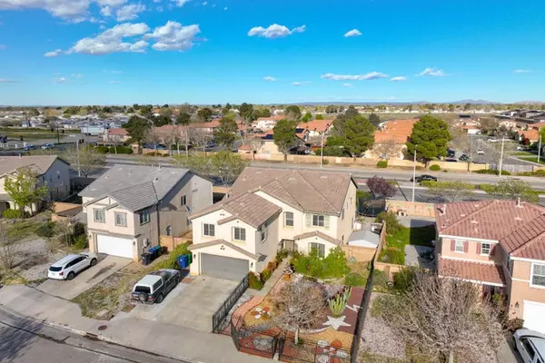 45130 Palm Ln, Lancaster, CA 93535
