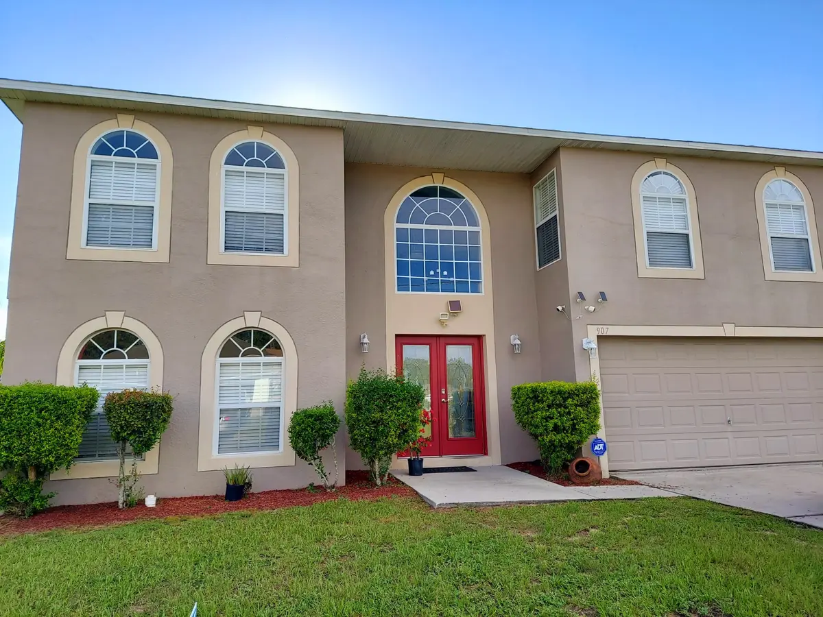 907 Gloucester Ct, Kissimmee, FL 34758