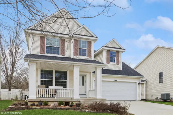7744 Cottonwood Ln, West Des Moines, IA 50266