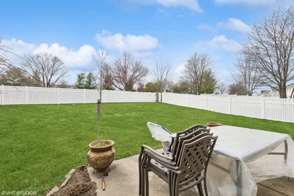 7744 Cottonwood Ln, West Des Moines, IA 50266