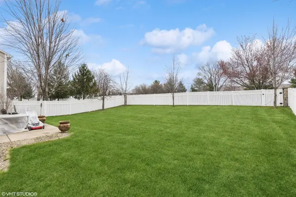 7744 Cottonwood Ln, West Des Moines, IA 50266