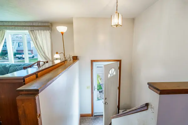 44 Vallette St, Cranston, RI 02920