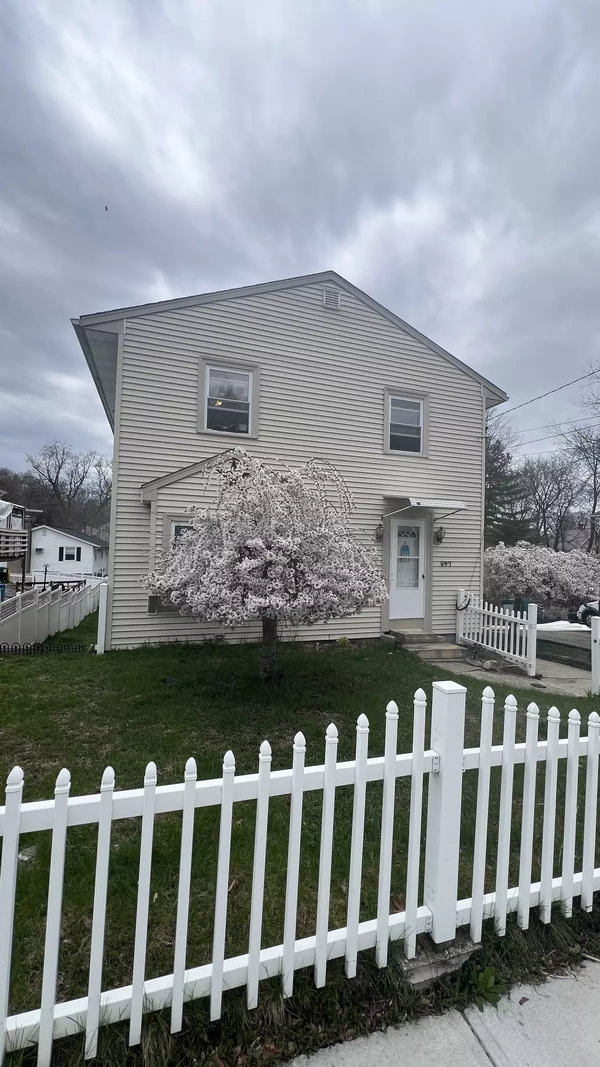 Woonsocket, RI 02895-5757,597 S Main St