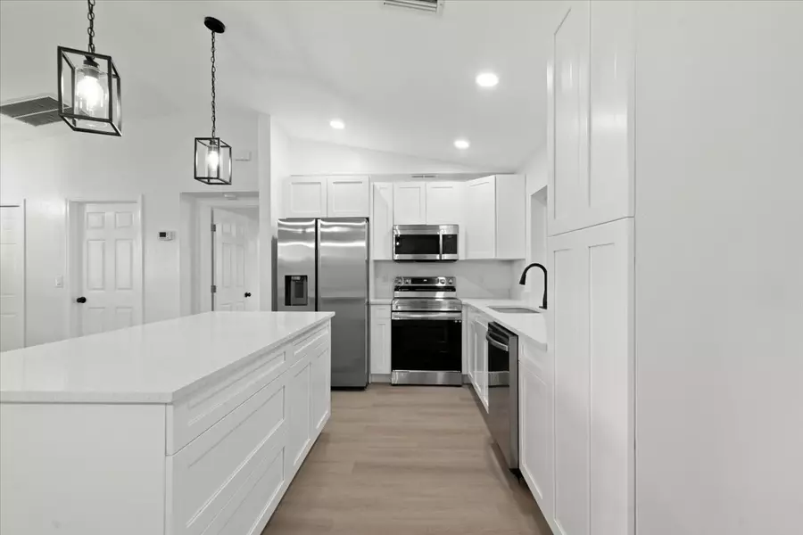 1429 SE 19th Ter, Cape Coral, FL 33990-5517