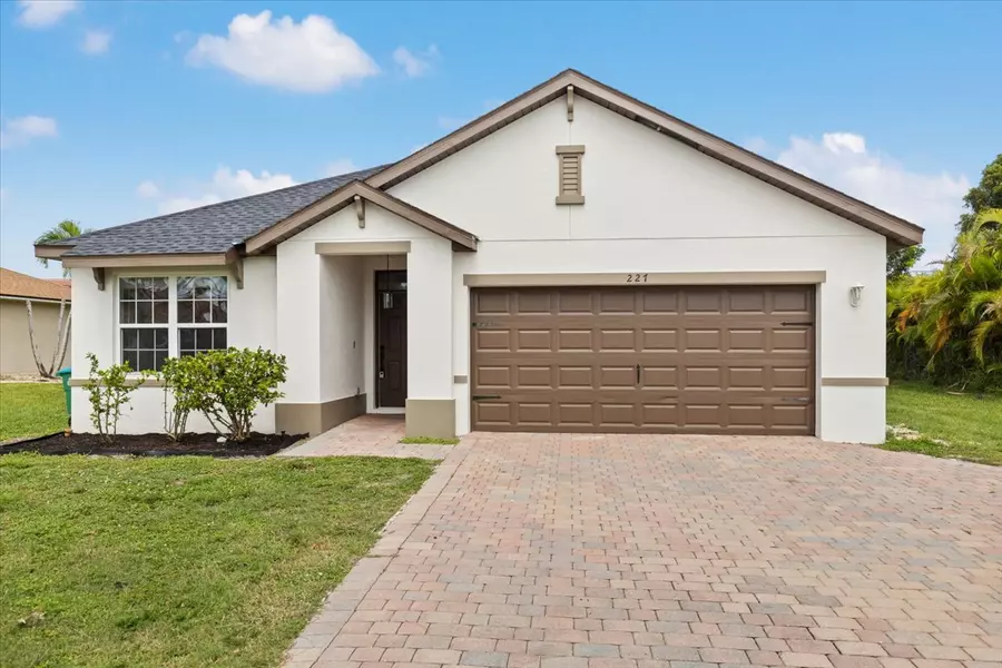 227 Trafalgar Pkwy, Cape Coral, FL 33991-3441