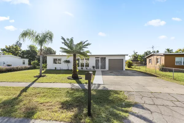 21949 Buxton Ave, Port Charlotte, FL 33952-5401